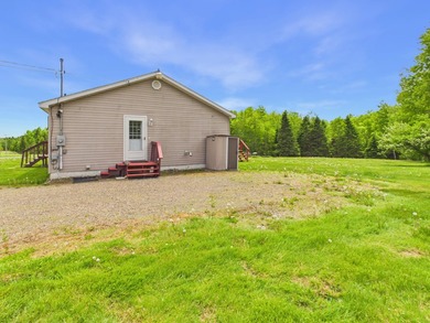 Built in 2005, that makes this 3 Bedroom/2 full bath home - photo 31