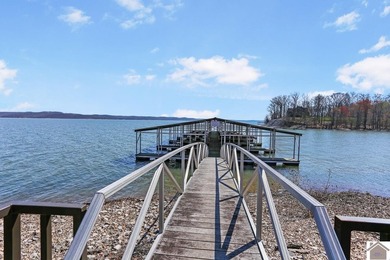 Experience lake living in this beautifully designed 4 bedroom, 3 - photo 35