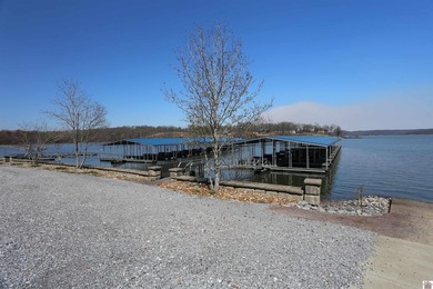 Experience lake living in this beautifully designed 4 bedroom, 3 - photo 36