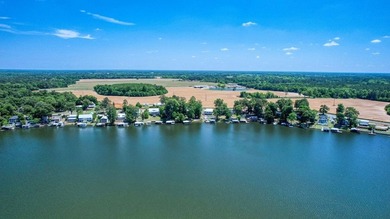 LOCATION! LOCATION! LOCATION!!! Tucked along the shores of Lake - photo 2