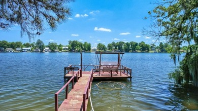 LOCATION! LOCATION! LOCATION!!! Tucked along the shores of Lake - photo 3