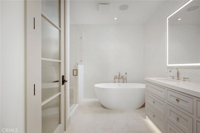 Brand new construction on Balboa Island crowned by a stunning - photo 13