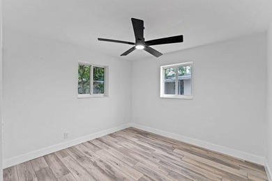 Welcome this Beautiful fully remodeled 3 bedroom 1 bathroom to - photo 19