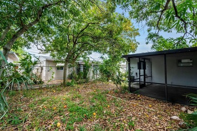 Welcome this Beautiful fully remodeled 3 bedroom 1 bathroom to - photo 25
