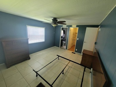 The property features a New roof and tile flooring throughout - photo 34
