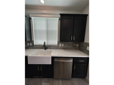 Lovely home is move in ready. This brand-new manufactured home - photo 8