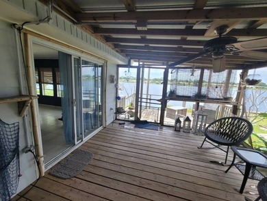 The property features a New roof and tile flooring throughout - photo 38