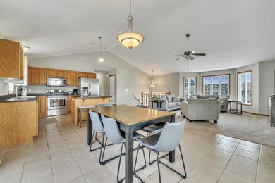 Incredible space and an ideal location meet in this 4-bedroom - photo 10