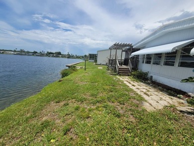 The property features a New roof and tile flooring throughout - photo 42