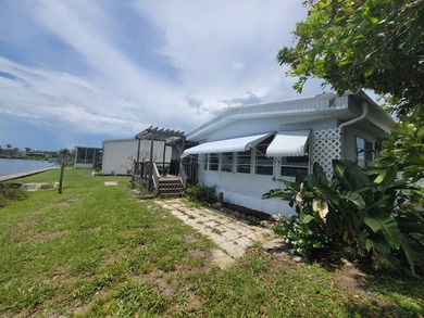 The property features a New roof and tile flooring throughout - photo 44