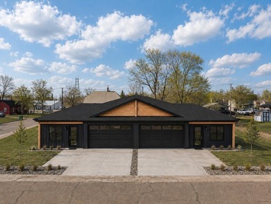 Rare opportunity to own new construction in the welcoming lake - photo 1