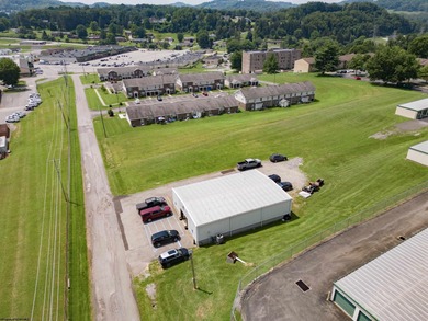 Great business opportunity! 2400 sq ft leased building for sale