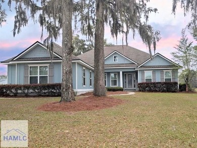 Welcome to your coastal sanctuary. This stunning 2,214 sq. ft - photo 1
