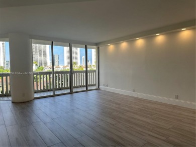 (private lake, pond, creek) Condo For Sale in Aventura Florida