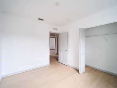 Located in the gated community of Thousand Oaks, this 3-bedroom - photo 12