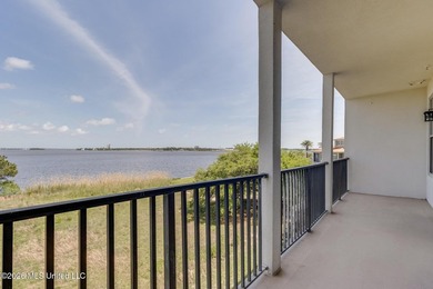 Bright and tranquil bayfront condo featuring 2 bedrooms and 2 - photo 20