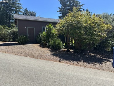 This newer 2bdrm 2 bath with study is tucked into a beautiful 1 - photo 26