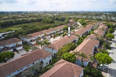 Located in the gated community of Thousand Oaks, this 3-bedroom - photo 28