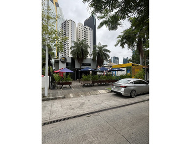 Located in the most central, accessible, and pedestrian-friendly - photo 10