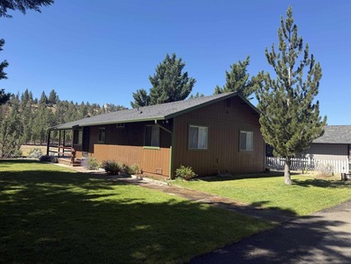 Not only does this home have a stunning view of Mount Shasta - photo 3