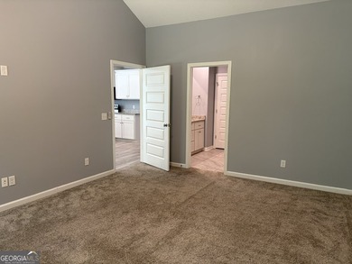 WOW! Fabulous home is ready for new buyer(s)! A true end unit! - photo 11