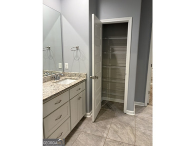 WOW! Fabulous home is ready for new buyer(s)! A true end unit! - photo 12