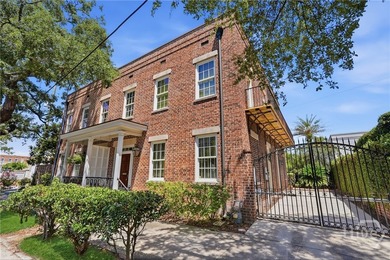 Welcome to upscale living in the heart of Savannah's downtown - photo 3