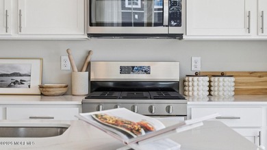 September Delivery! This brand-new home offers 1,925 square feet - photo 22