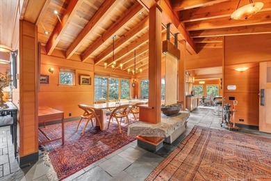 Iconic Mountain Retreat with World-Class Views! Perched on one - photo 6