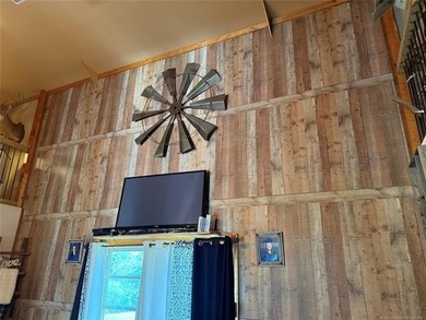 This is the BARNDOMINIUM you always wanted! Set perfectly on a 4 - photo 27