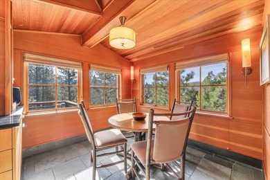 Iconic Mountain Retreat with World-Class Views! Perched on one - photo 9