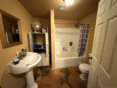 This is the BARNDOMINIUM you always wanted! Set perfectly on a 4 - photo 40