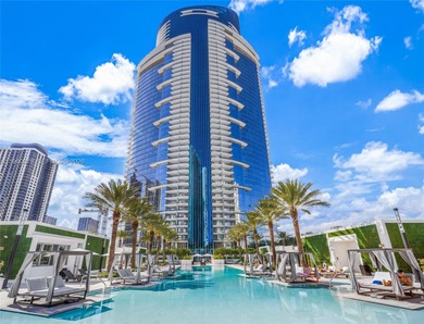 Live in a 5 Stars Building! More than 45 amenities. Beautiful