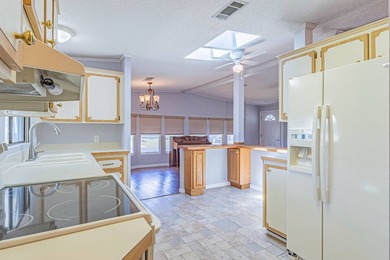 OWNER IS READY TO SELL. BRING ALL OFFERS! Immaculate 1987 Mobile - photo 12