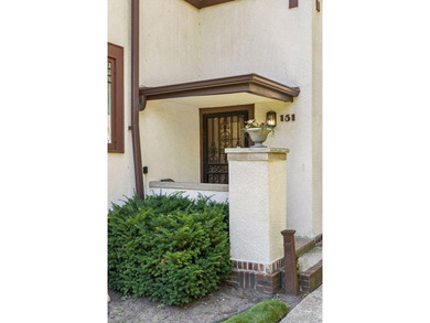 Discover the endless charm of this beautifully preserved 1923 - photo 12