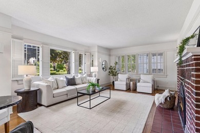 Discover the endless charm of this beautifully preserved 1923 - photo 13