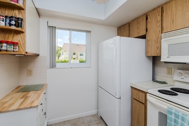 Well maintained and furnished first floor, two bedroom, two - photo 4