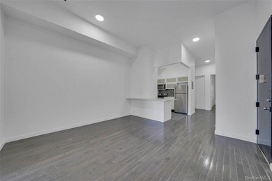 Exceptional opportunity to acquire a comprehensively renovated - photo 14