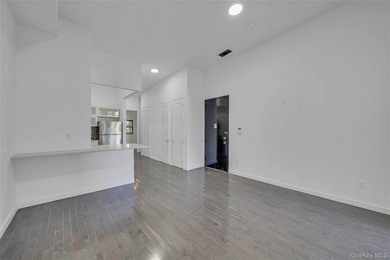 Exceptional opportunity to acquire a comprehensively renovated - photo 15