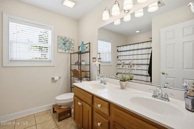Welcome to Oak Ridge Plantation, where coastal convenience meets - photo 17
