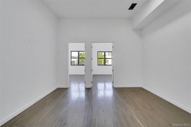 Exceptional opportunity to acquire a comprehensively renovated - photo 17