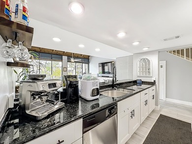 STUNNING WATERFRONT VILLA - COMPLETELY MOVE IN READY WITH - photo 17