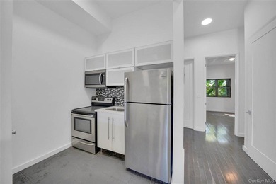 Exceptional opportunity to acquire a comprehensively renovated - photo 19
