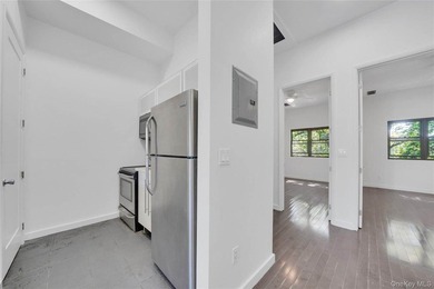 Exceptional opportunity to acquire a comprehensively renovated - photo 20