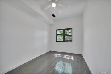 Exceptional opportunity to acquire a comprehensively renovated - photo 21