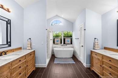 Luxury Living in Harbour Ridge Country Club! Renovated and - photo 21