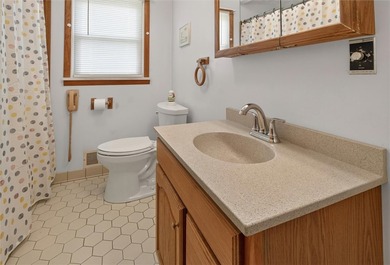 Welcome to this comfortable raised ranch in a very convenient - photo 22