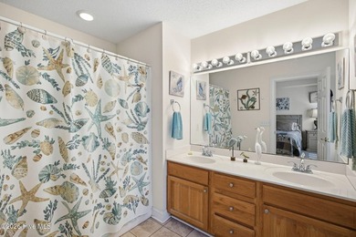 Welcome to Oak Ridge Plantation, where coastal convenience meets - photo 24
