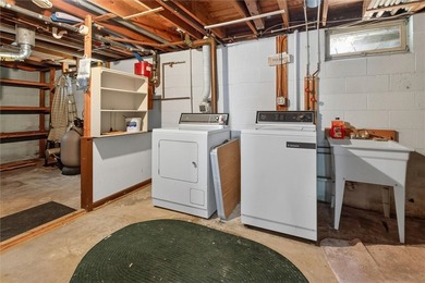 Welcome to this comfortable raised ranch in a very convenient - photo 28