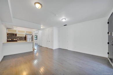 Exceptional opportunity to acquire a comprehensively renovated - photo 28